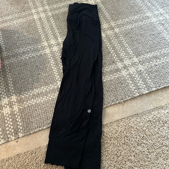 Lululemon scalloped legging - Picture 1 of 2